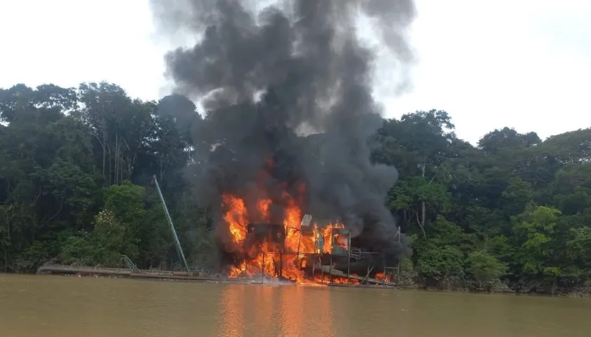 Infraestructura usada para la minería ilegal.