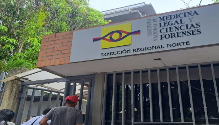 Fachada de Medicina Legal.