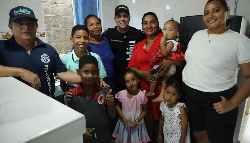 Alcalde Char durante la entrega de los mejoramientos de viviendas. 