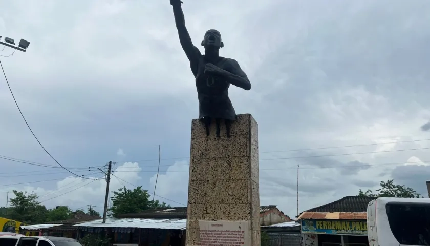 Estatua de Benkos Biohó en San Basilio de Palenque.