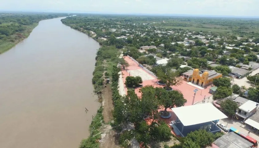 Panorámica del Canal del Dique y el municipio de Santa Lucía. 