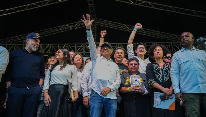 La senadora es señalada de haberse "entrometido en funciones exclusivas del Inpec y del poder judicial".