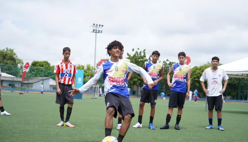 El fútbol para invidentes fue una de las actividades en 'Sin Barreras', en Baranoa.  