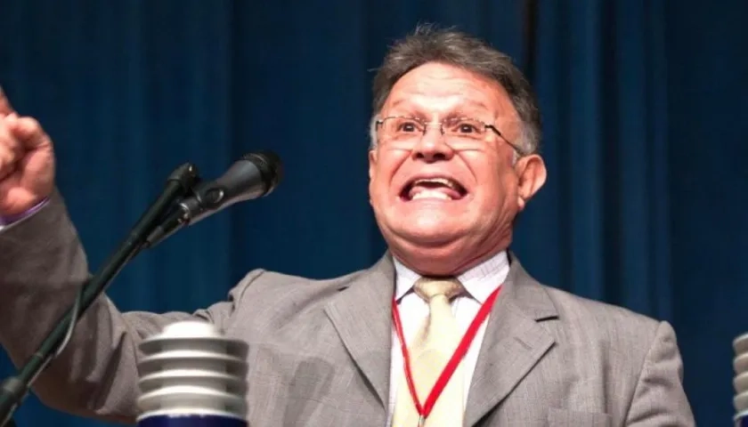 Charles William Schultz Navarro.