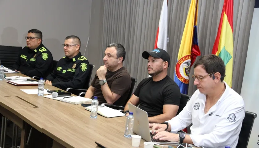 Reunión de la Policía con las autoridades distritales previos al partido del viernes.