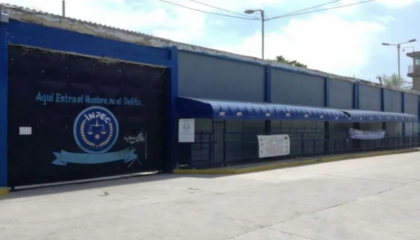 Fachada de la Penitenciaría El Bosque.