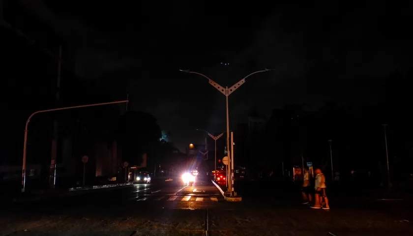 Varios barrios quedaron sin el servicio de energía por más de 2 horas. 