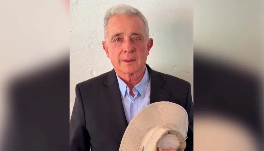 Álvaro Uribe Vélez, expresidente y exsenador de Colombia. 