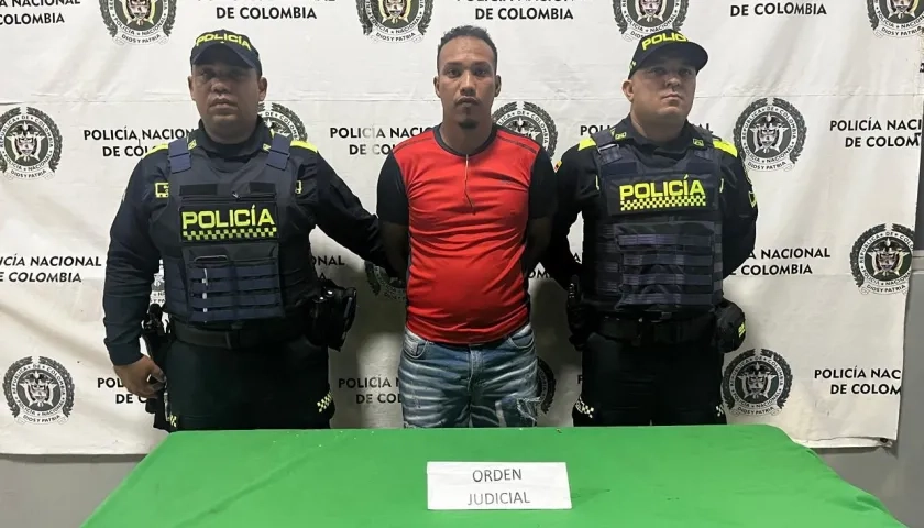 El expatrullero Jhon Antonio Gutiérrez Rodríguez fue capturado en la calle 72 con carrera 48. 