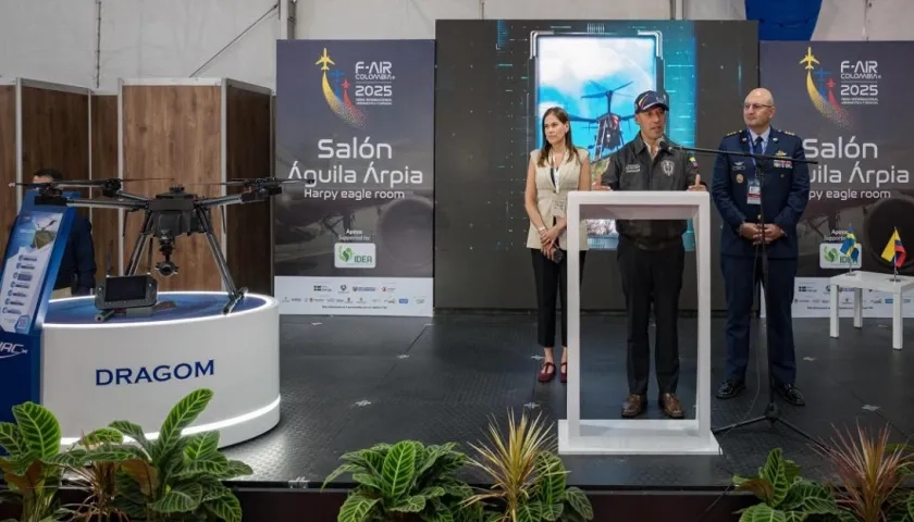 Dron de Reconocimiento y Ataque Guiado para Operaciones Militares (DRAGOM).