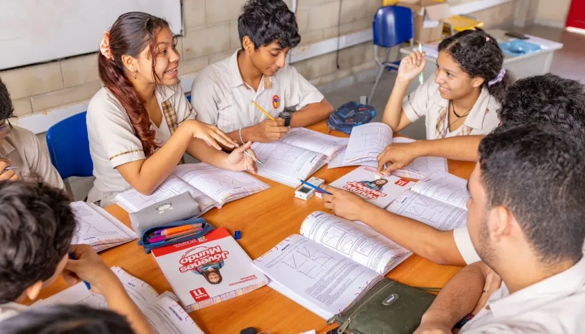 Este lunes 14 de julio regresan a clases 104.776 estudiantes.