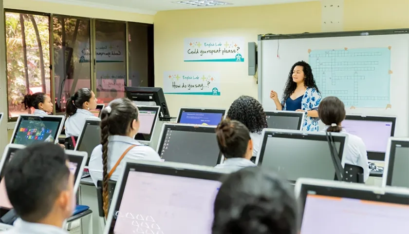 Esta oferta está dirigida a aprendices, egresados, trabajadores y comunidad en general.