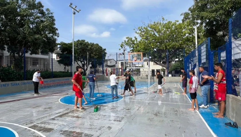 Por medio del programa de Prevención de la Conflictividad Juvenil.