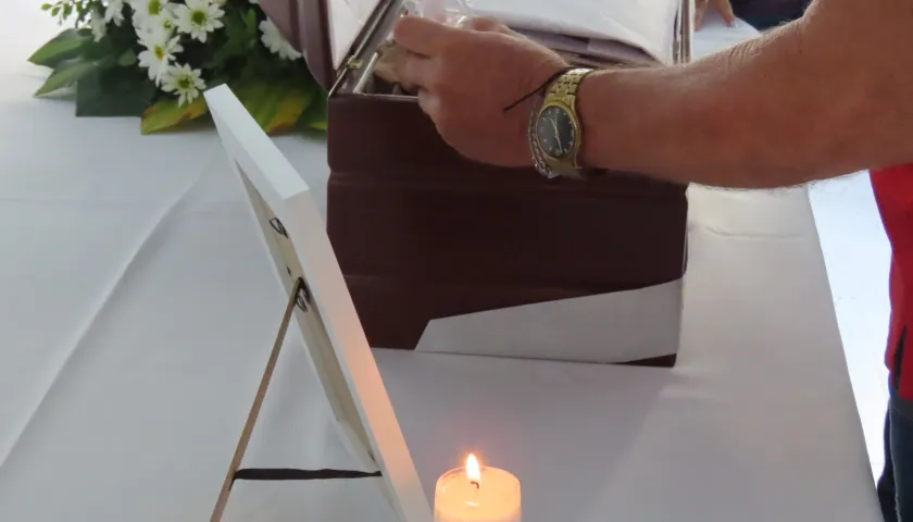 Restos de Néstor Garzón entregados a su familia. 