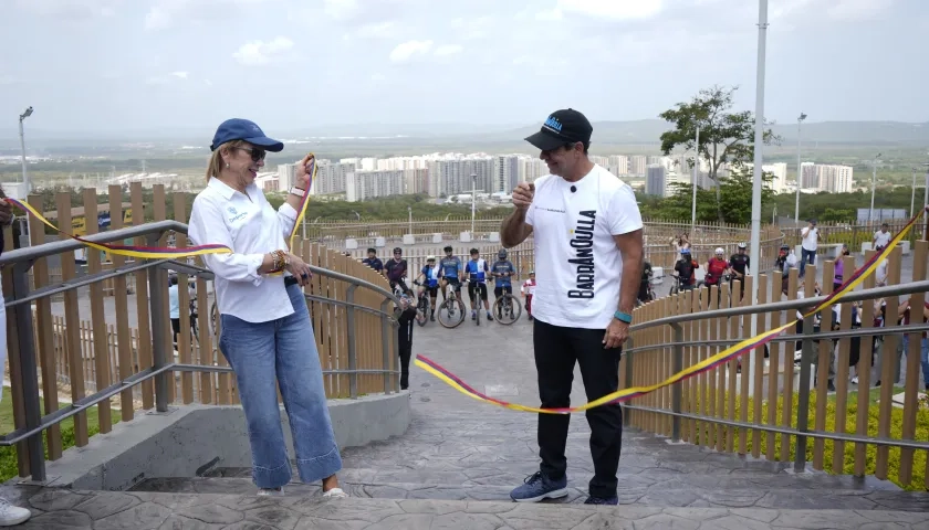 La ministra del Deporte, Patricia Duque y el Alcalde Alex Char.