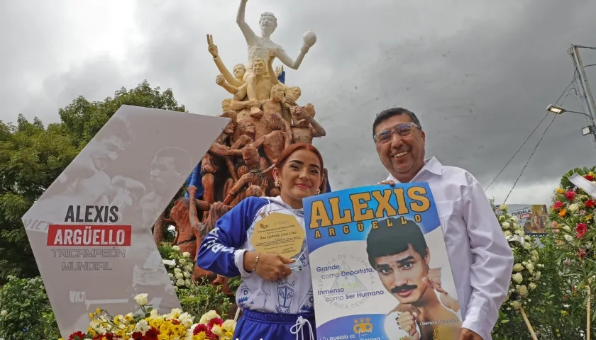 El homenaje a Alexis Argüello se cumplió en el cementerio de Ticuantepe.