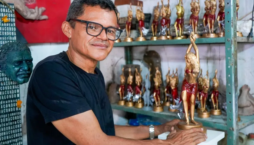 Yino Márquez, escultor barranquillero.