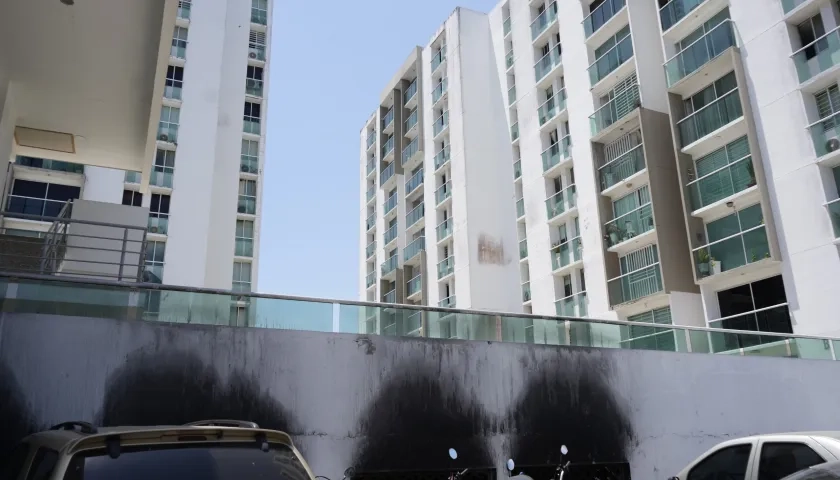 Edificio Flores del Recreo, afectado por el incendio.