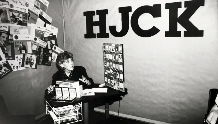 La HJCK, la emisora cultural de Colombia.