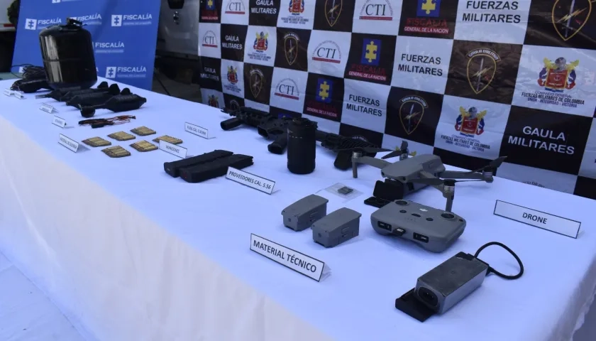 Material de guerra incautado.