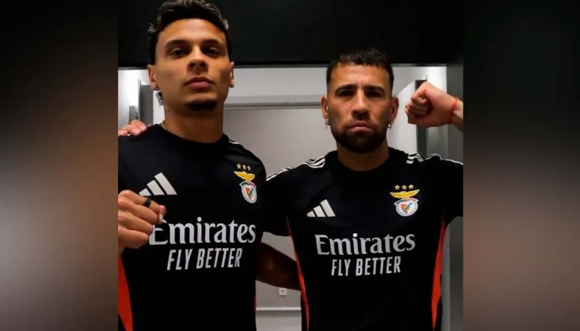 Richard Ríos y Nicolás Otamendi ahora son compañeros en el Benfica. 