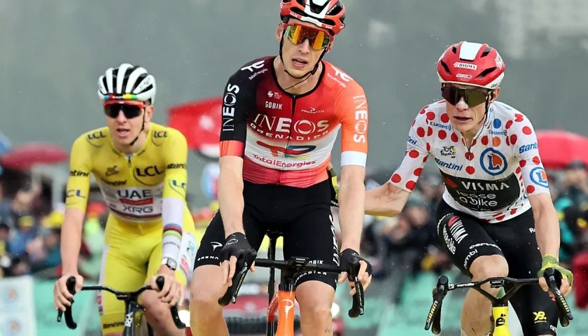 Thymen Arensman ganó la decimonovena etapa por delante de Pogacar y Vingegaard.