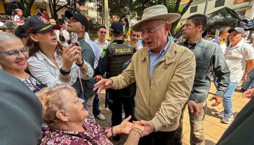 Expresidente Álvaro Uribe Vélez.