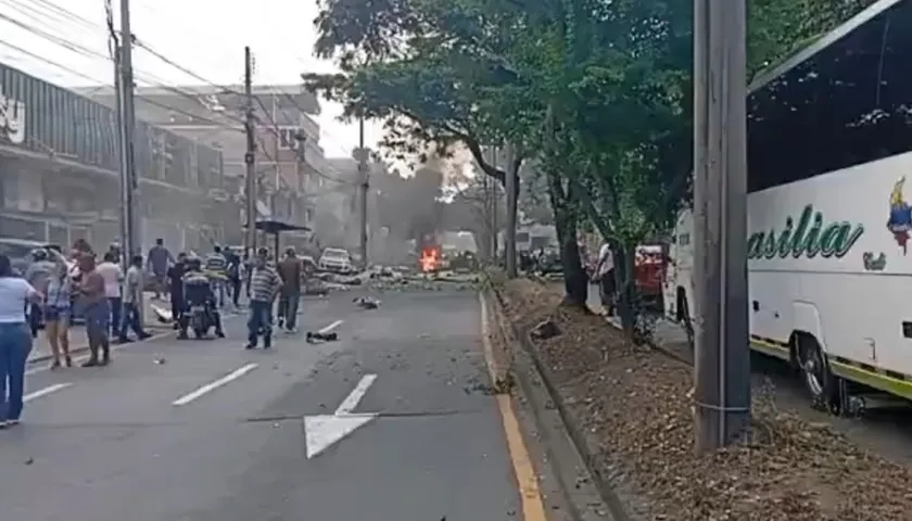 Atentado terrorista frente a la base Aérea Marco Fidel Suárez.