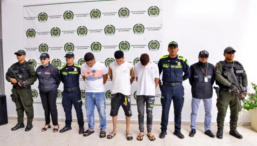 Ronald José Charri Vargas, Andrés Alberto Escobar Camargo y Adrián Camilo Calvo Tonson.