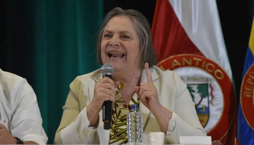 Clara López Obregón