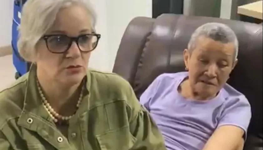 María Alejandra Díaz y su señora madre