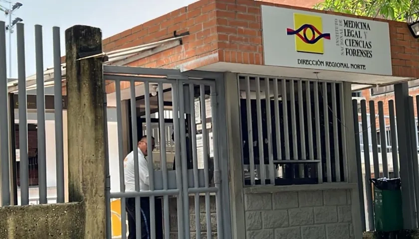 Fachada de Medicina Legal.