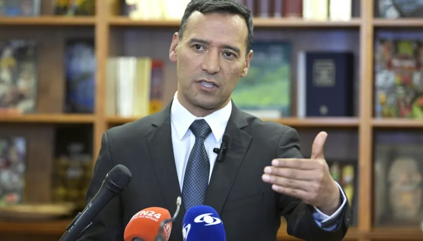 Pedro Sánchez, ministro de Defensa.