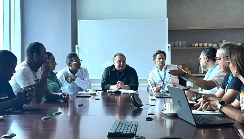 Nelson Javier Vásquez, agente interventor de Air-e, en reunión con Asojuntas.