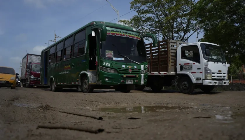 Tramo en mal estado en la Circunvalar, entre Murillo y Calle 30, Soledad.