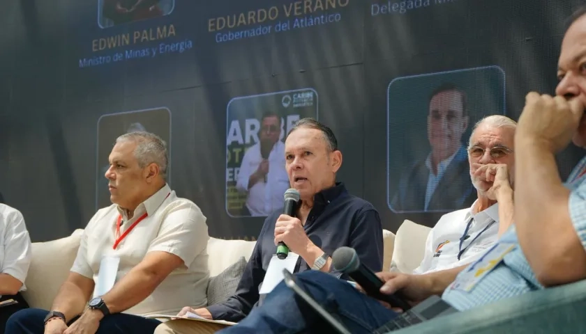 Efraín Cepeda, senador de la República. 