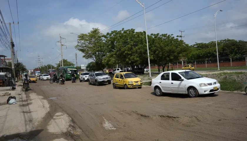 Tramo en mal estado de la Circunvalar, entre Murillo y Calle 30, en Soledad.