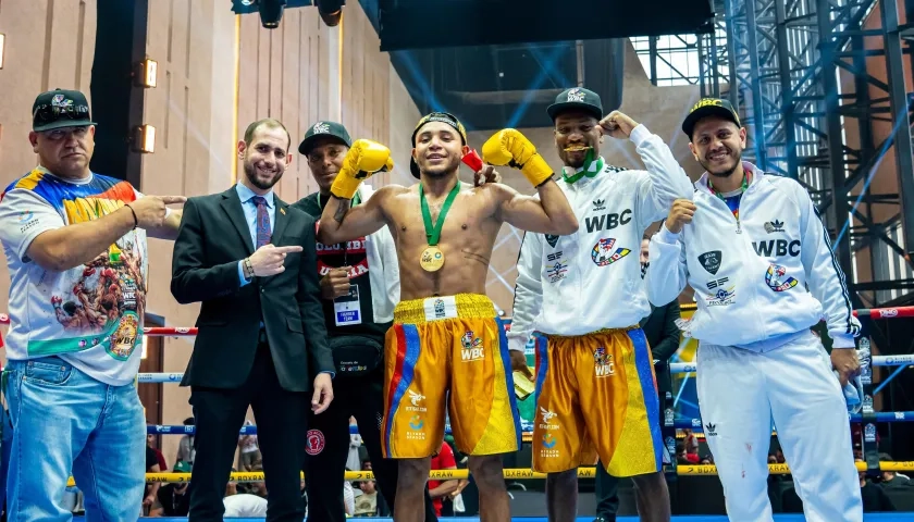 El colombiano Carlos Utria tras su victoria sobre el canadiense Spencer Wilcox. 