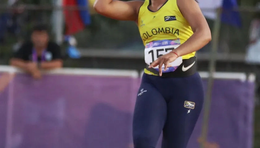 Valentina Barrios, oro en lanzamiento de jabalina. 
