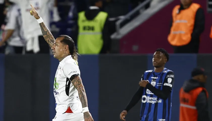 Dayro Moreno celebrando uno de sus goles.