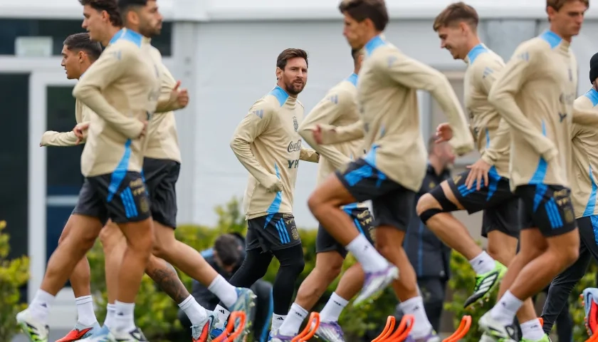 Lionel Messi en entrenamiento con la Selección Argentina.