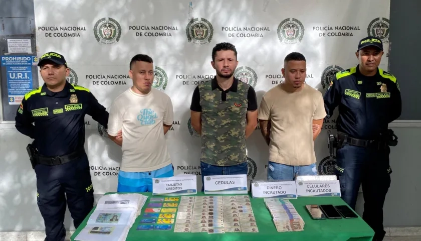 Carlos Eduardo Torres González, John Villalba Méndez, Daniel Steven Pacheco y Carlos Santos Ibáñez.