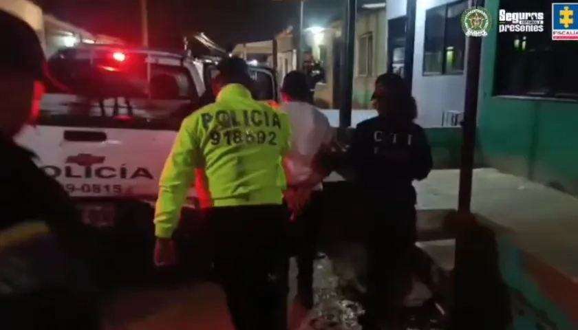 Las capturas se realizaron mediante diligencia de allanamiento. 