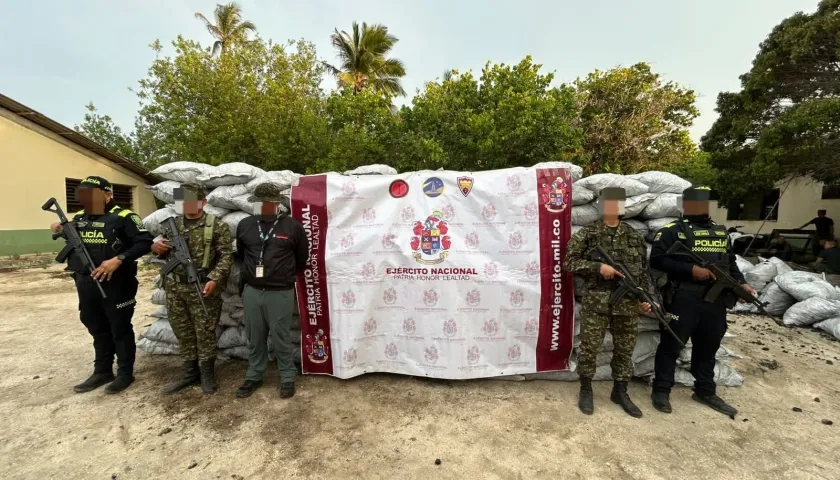 Carbón vegetal incautado.