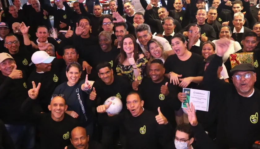 Certificación a los beneficiarios al programa. 