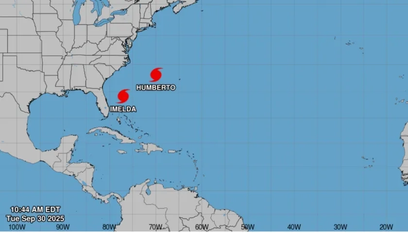 Localización en la mañana de este martes de los dos huracanes. 