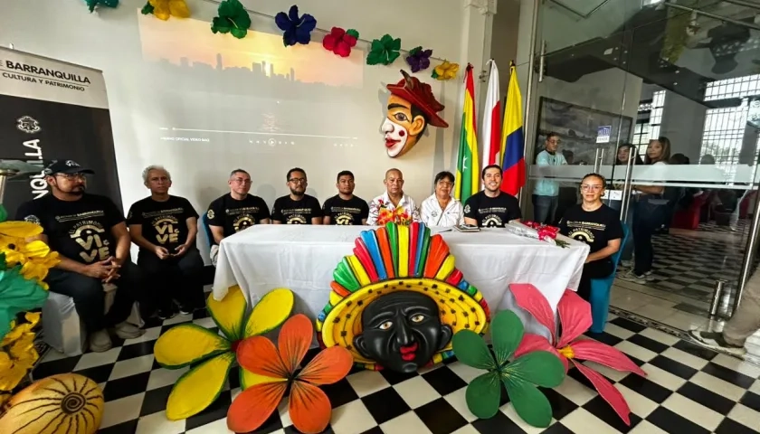 Secretario de Cultura, Juan Carlos Ospino, y asesores de despacho.