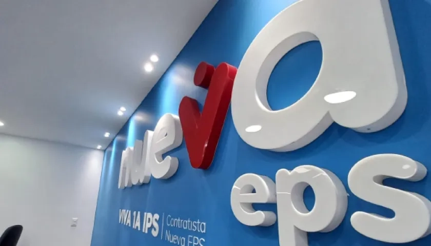 Logo de Nueva EPS en una de sus sedes. 