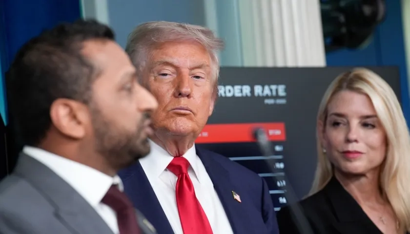 El director del FBI, Kash Patel y el presidente de EE.UU., Donald Trump.