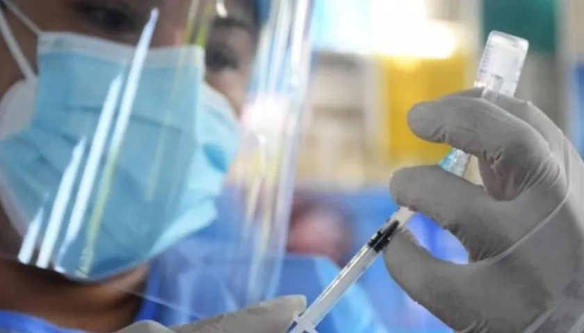 La vacunación fue esencial para controlar el virus. 